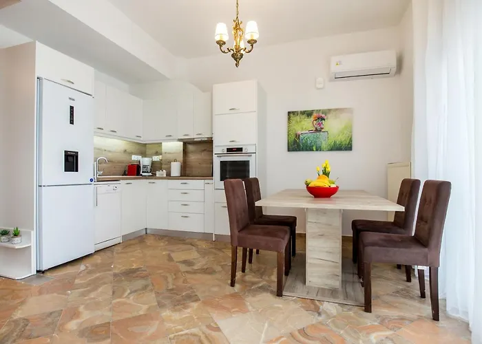 Semesterbostad Onarhome Potos